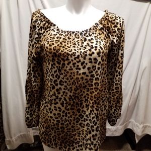 Long sleeve leopard print top